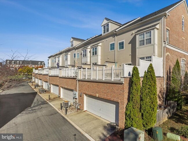 Building Photo - 4815 Dashiell Pl