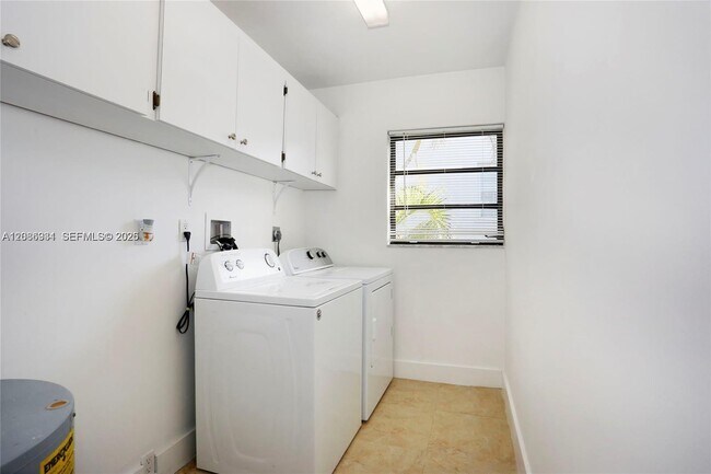 Building Photo - 1175 Campo Sano Ave
