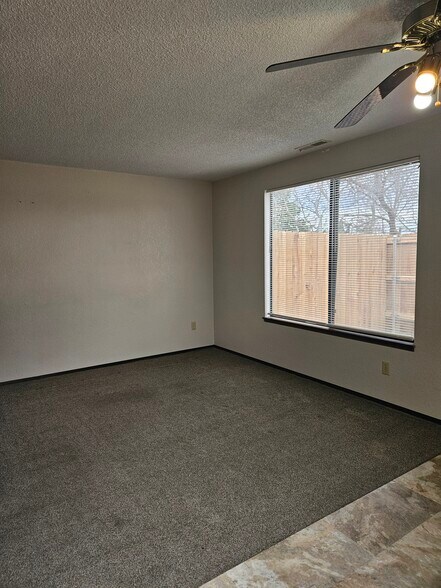 Building Photo - 1839 Peachtree Ln