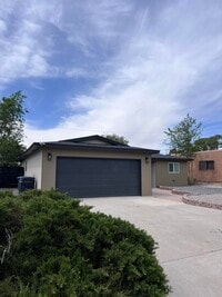 Building Photo - 905 La Charles Dr NE