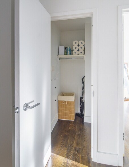 Building Photo - 1782 Lexington Ave