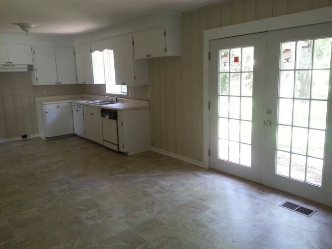 Building Photo - 5428 Wayneland Dr