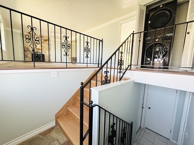 Building Photo - 786 San Simeon Way