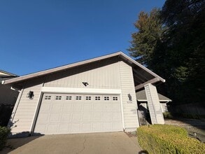 Building Photo - Lovely 3-Bedroom Home on a Cul-De-Sac in Fair Oaks