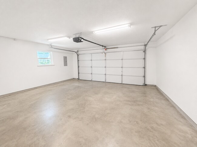 Building Photo - 212 Muskogee Ct