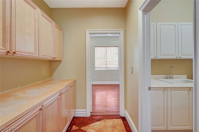 Building Photo - 9462 Castillana Ct