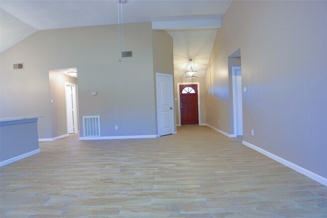 Building Photo - 7007 Glen Rosa Dr