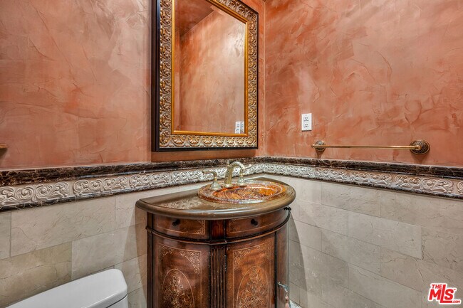 Building Photo - 10810 Rochester Ave