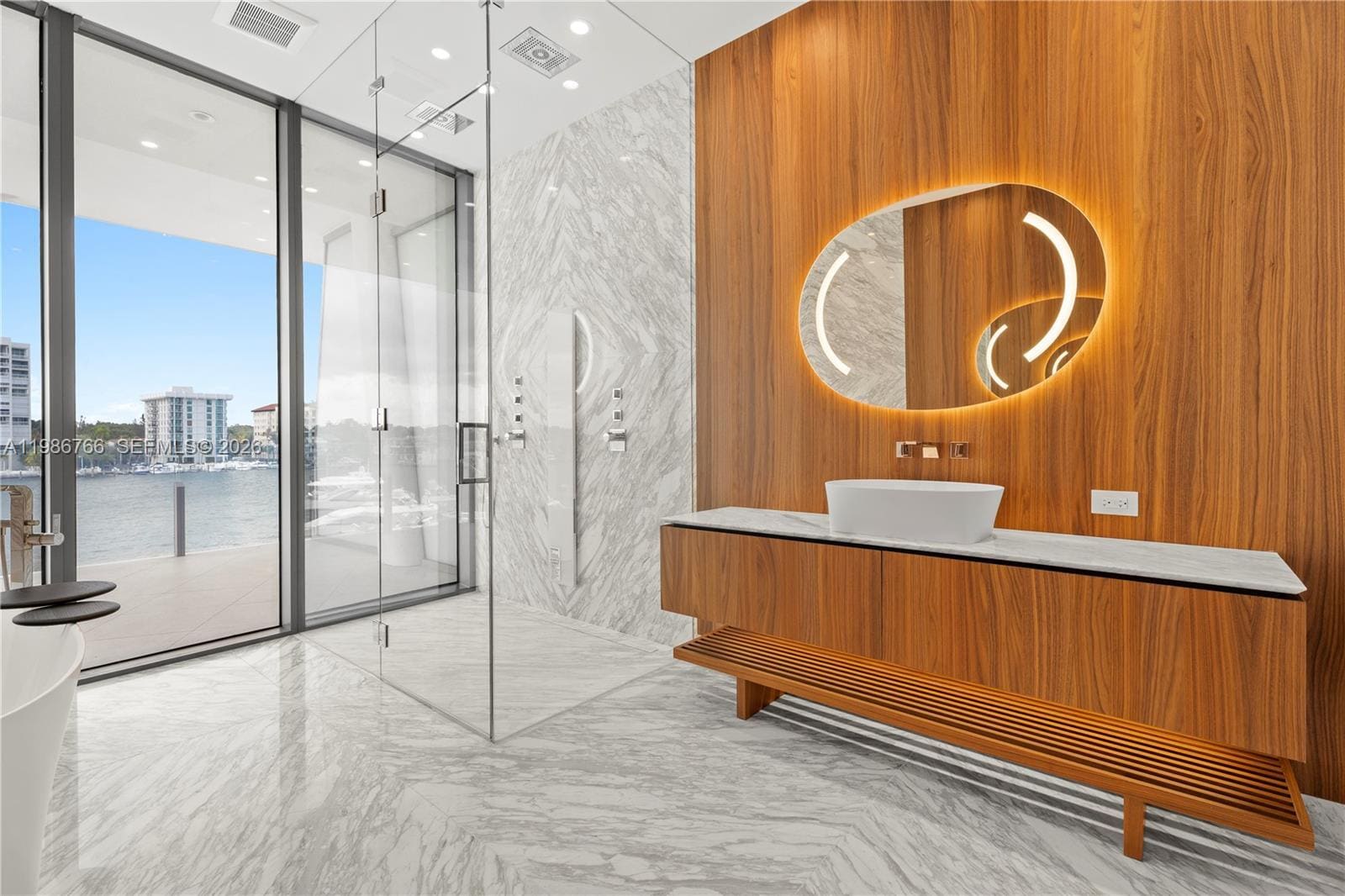 Building Photo - 5 Grove Isle Dr