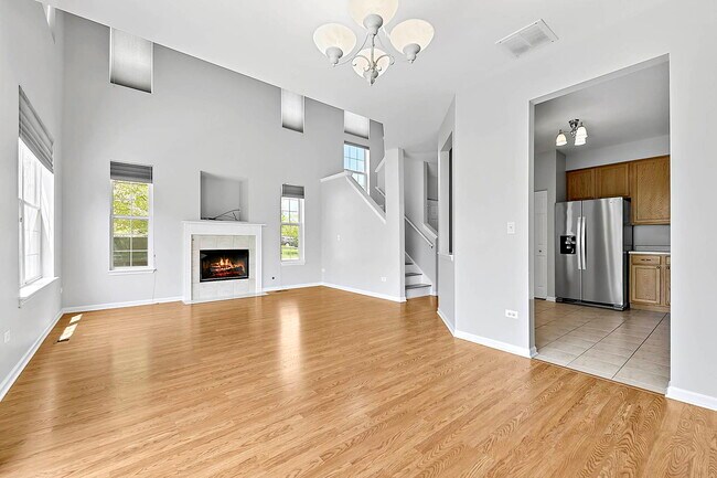 Building Photo - 2804 White Thorn Cir