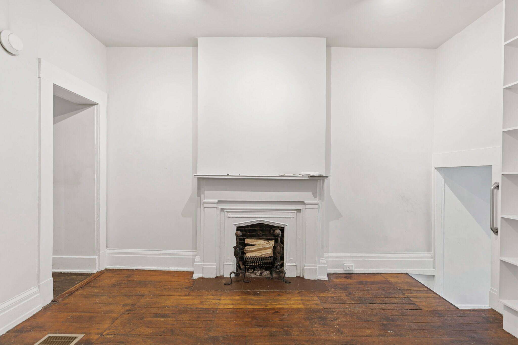 Building Photo - 814 Elm St
