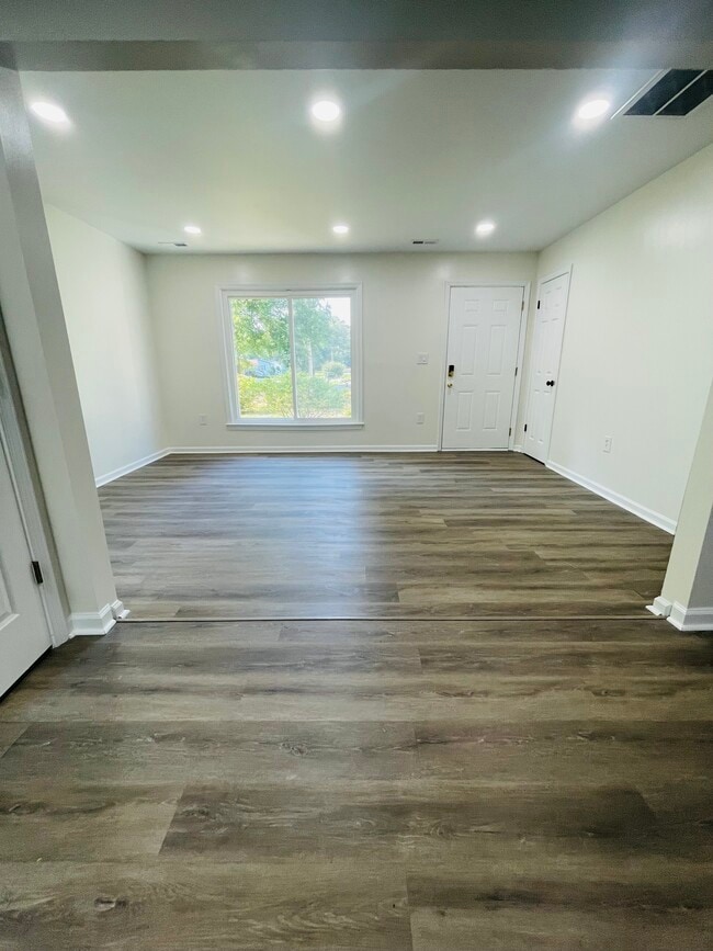 Building Photo - 119 Williamson Dr