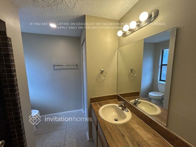 Building Photo - 703 Redondo Dr