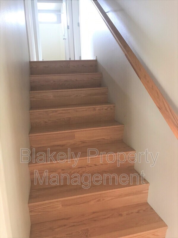 Building Photo - 72 N Pleasant Hill Dr