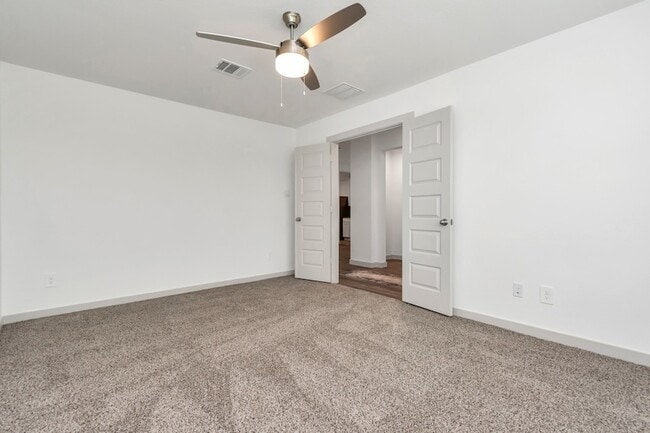 Building Photo - 1111 Pk Crst Dr