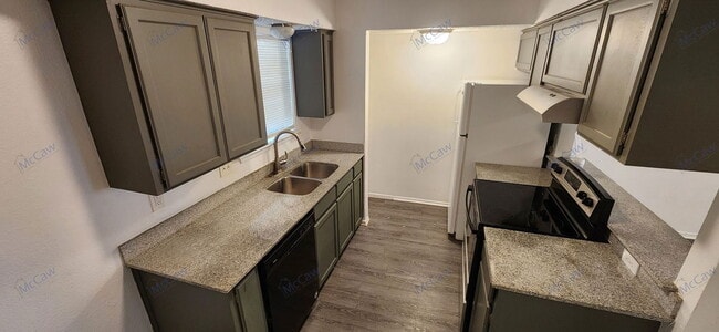 Building Photo - 3820 Coates Cir