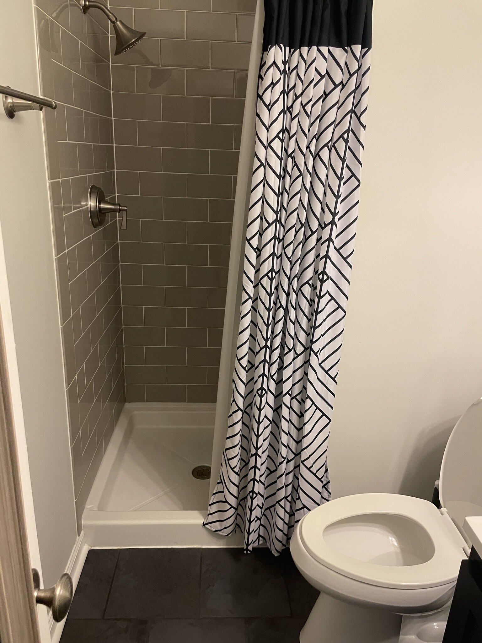 Other full bathroom upstairs - 109 Friar Ln