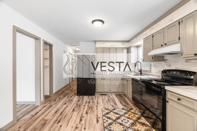 Building Photo - 326 New Salem Rd