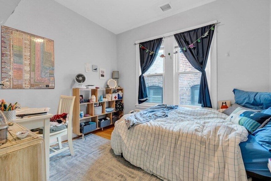 Building Photo - 160 Saint Alphonsus St