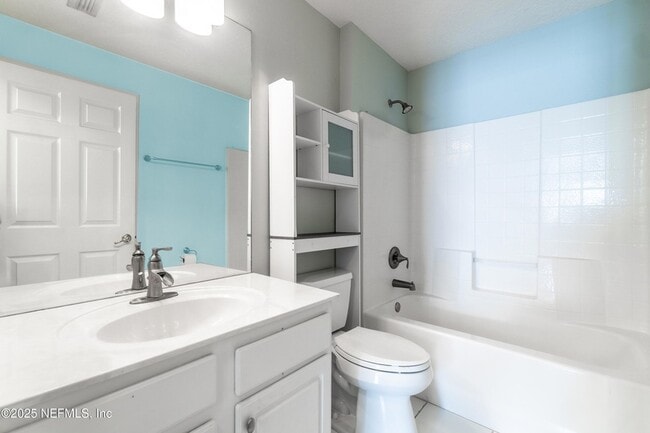 Building Photo - 1325 Fairway Village Dr