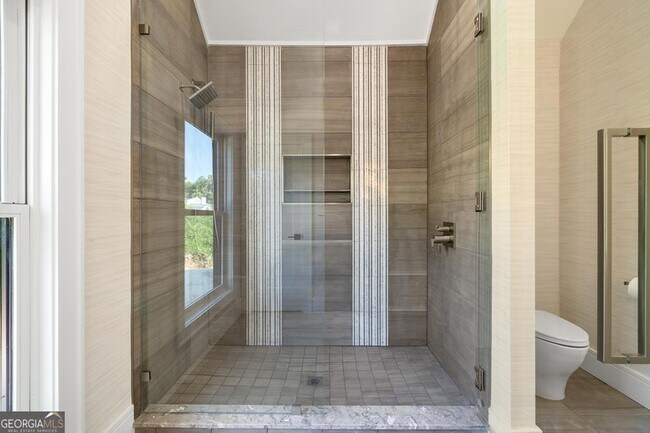 Building Photo - 1281 E Main St