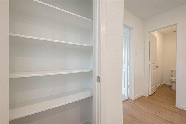 Building Photo - 3106 Elm Br Dr