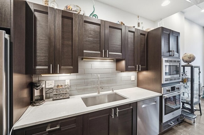 Building Photo - 408 Scott St