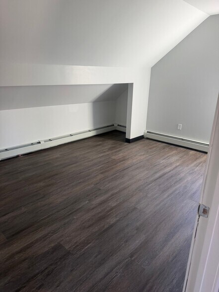 Building Photo - 383 Sayles St