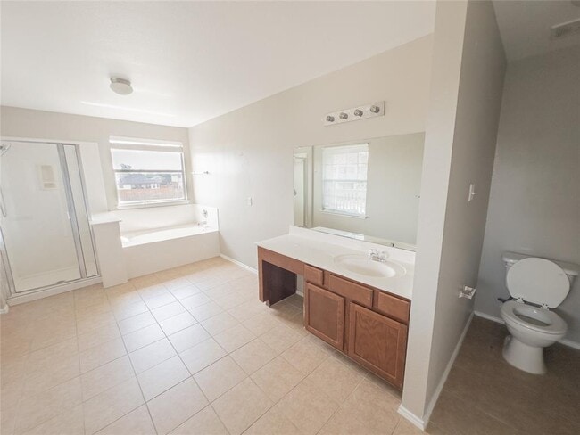 Building Photo - 9909 Fantail Ln