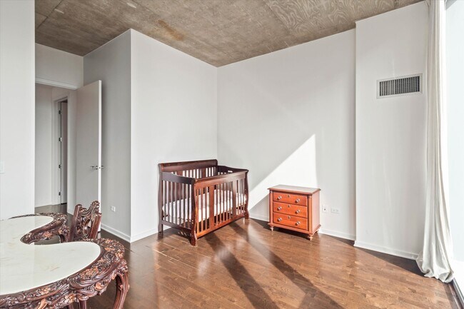 Building Photo - 600 N Fairbanks Ct