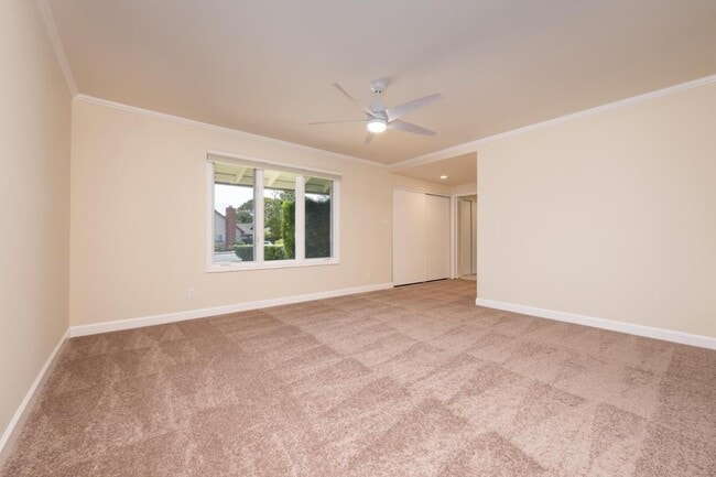 Building Photo - 1394 Manzanita Dr