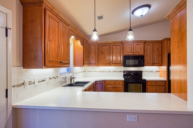 Building Photo - 16 Jubileo Ln