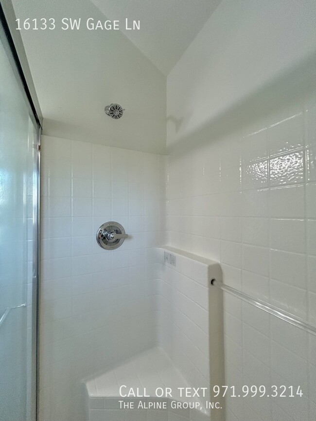 Building Photo - 16133 SW Gage Ln