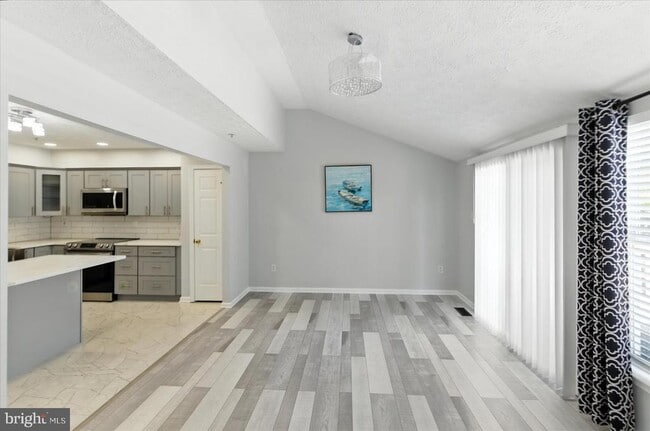 Building Photo - 1065 Jeanett Way