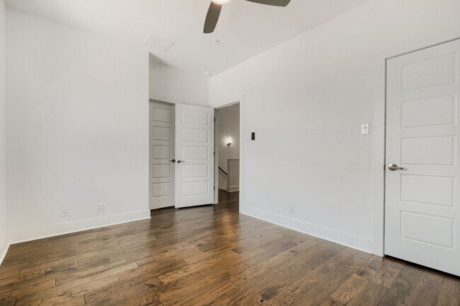 Building Photo - 1606 N Hackberry St