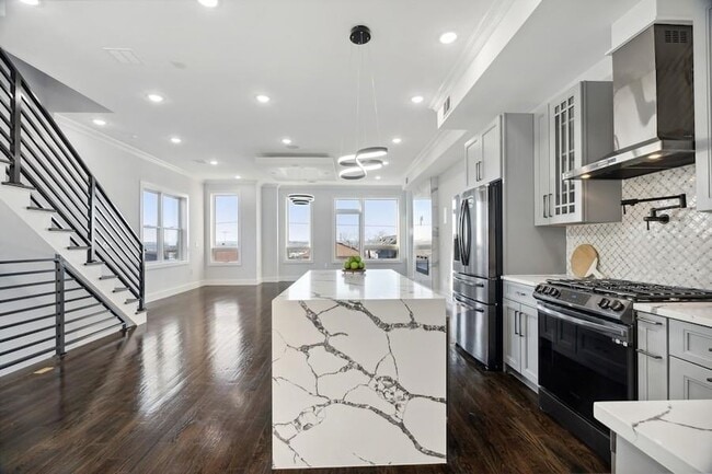 Building Photo - 122 Terrace Ave