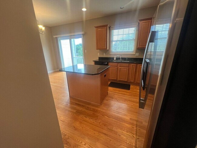 Building Photo - 409 Marshall Heights Dr