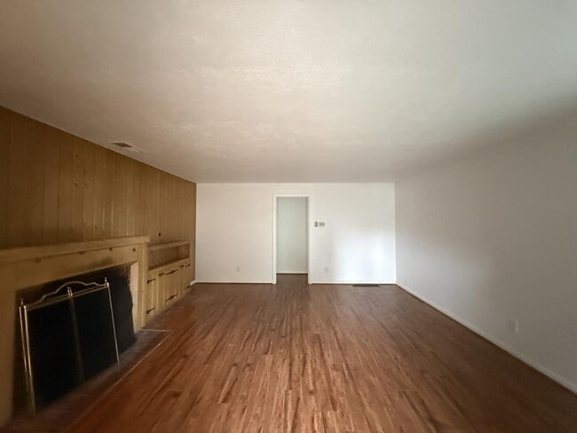 Building Photo - 16350 SE Vineyard Ln