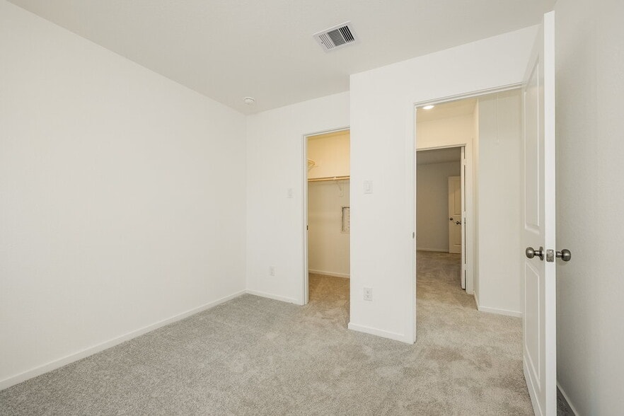 Building Photo - 13495 Bay Springs Dr