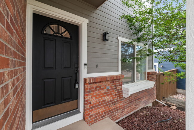 Building Photo - 4779 Waldenwood Dr