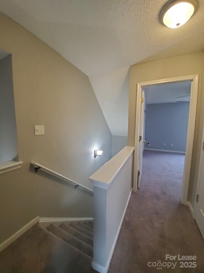 Building Photo - 10623 Campion Ct