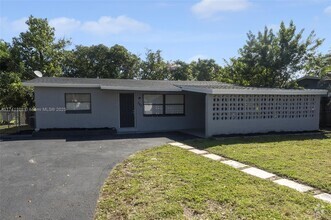 Building Photo - 720 NW 23rd Terrace
