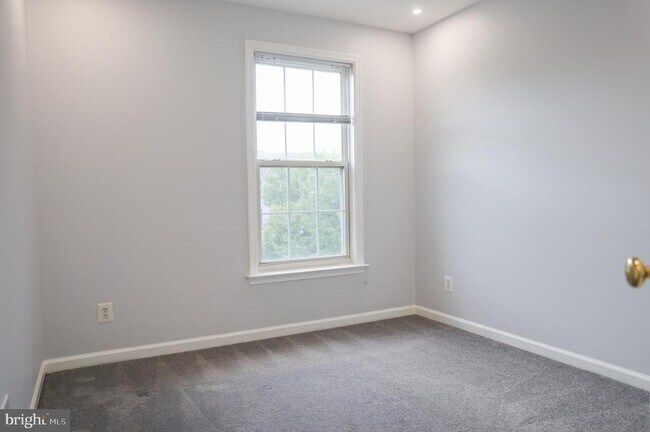 Building Photo - 6324 Locust Tree Ln