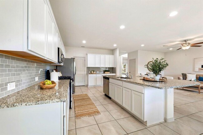 Building Photo - 1116 La Conterra Blvd