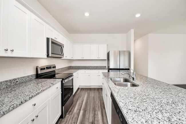 Building Photo - 7807 Royalwood Dr