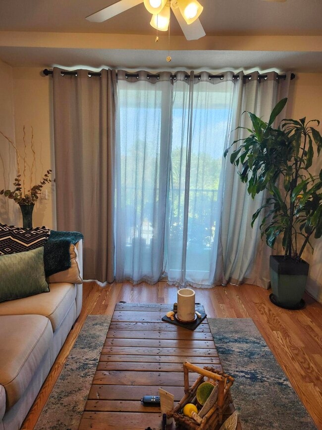 Building Photo - 519 Villa Cir