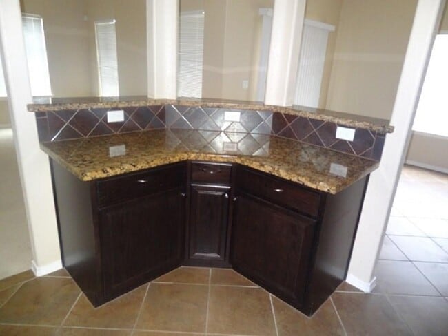 Building Photo - 12325 Sombra Grande Dr