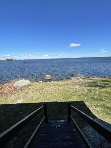 Building Photo - 747 Sebago Rd