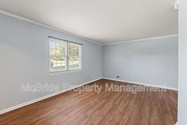 Building Photo - 293 Twin Pines Dr