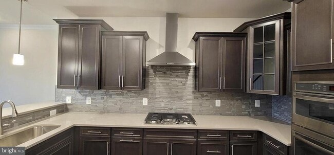 Building Photo - 4940 MacDonough Pl